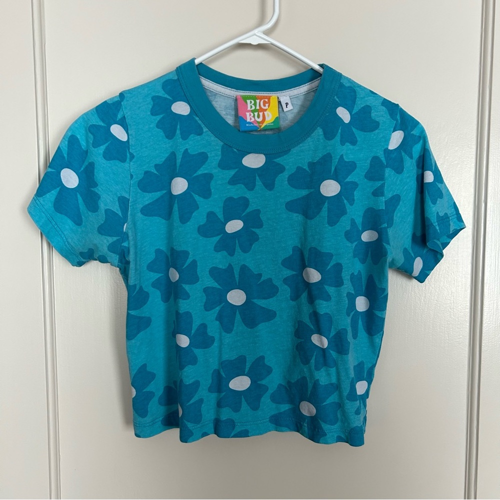 Big Bud Press, Big Flower Cropped Tee-Blue. Size P